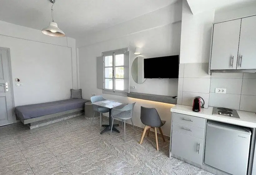 スタンダードスタジオ, White Lily Suites & Lofts   Adults Only 16 Plus