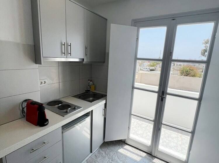 스탠다드 스튜디오, White Lily Suites & Lofts   Adults Only 16 Plus