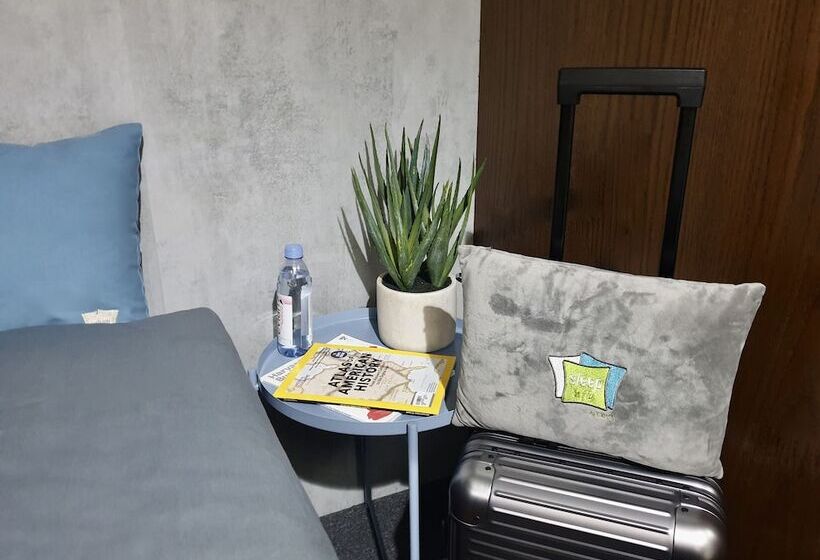 اتاق استاندارد یک نفره, Sleep  N Fly Sleep Lounge, D Gates Terminal 1   Transit Only