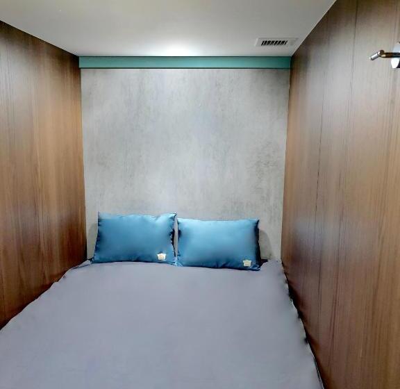 Хижина, Sleep  N Fly Sleep Lounge, D Gates Terminal 1   Transit Only