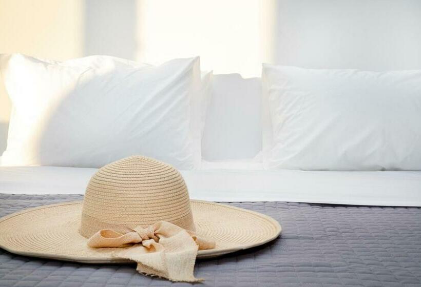 غرفة كلاسيكية ثلاثية, Crystal Dreams