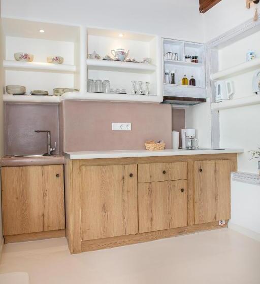 جناح جونيور مزوَّد بحمام سباحة, Crystal Dreams