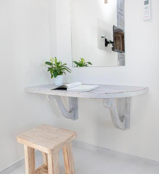 جناح جونيور مزوَّد بحمام سباحة, Crystal Dreams