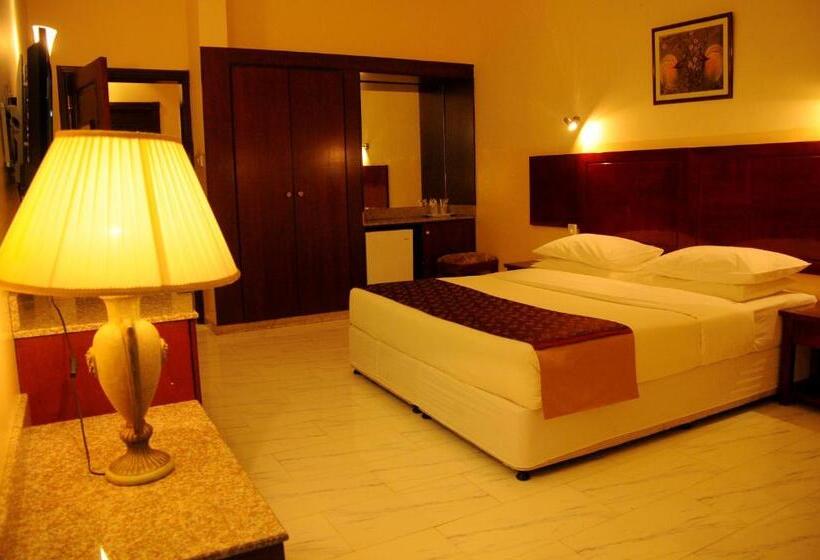 Deluxe Suite King Bed, Summersands