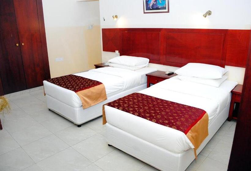 Deluxe Suite King Bed, Summersands