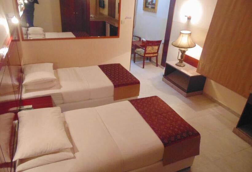 Deluxe Suite King Bed, Summersands