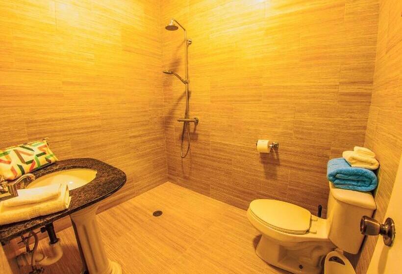 اتاق اکونومی, Turks Head Inne