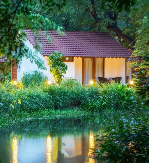 스탠다드 룸 킹사이즈 침대, Aranya Vilas   A Nature Resort