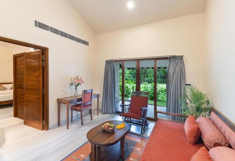 이그제큐티브 스위트, Aranya Vilas   A Nature Resort