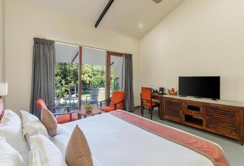带大床的豪华间, Aranya Vilas   A Nature Resort