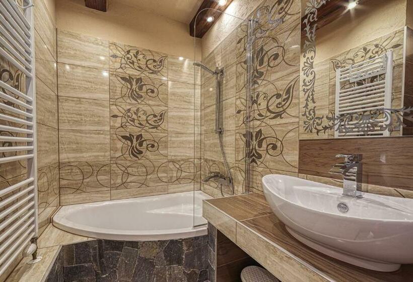 اتاق استاندارد سه تخته با بالکن, Penzion Katarina