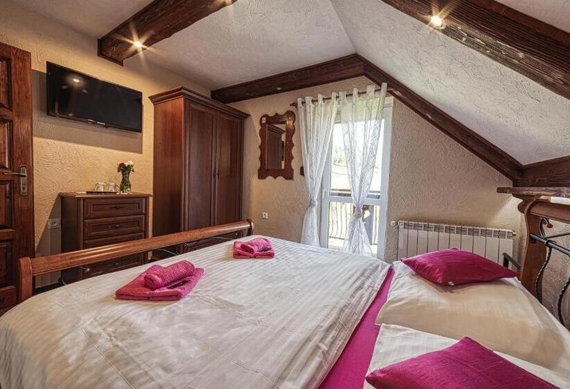 اتاق لوکس چهار تخته, Penzion Katarina