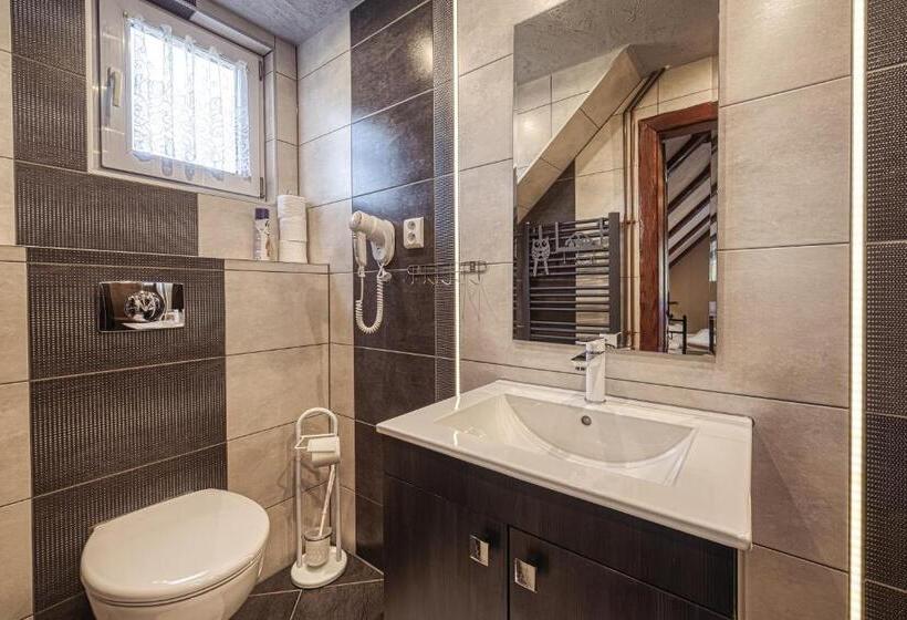 اتاق استاندارد سه تخته با بالکن, Penzion Katarina