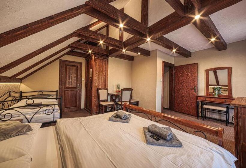 اتاق استاندارد سه تخته با بالکن, Penzion Katarina