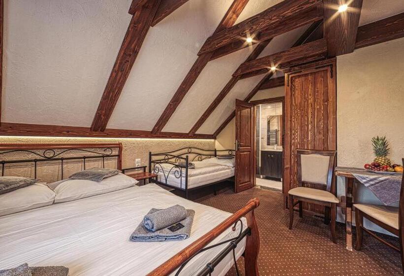 اتاق استاندارد سه تخته با بالکن, Penzion Katarina