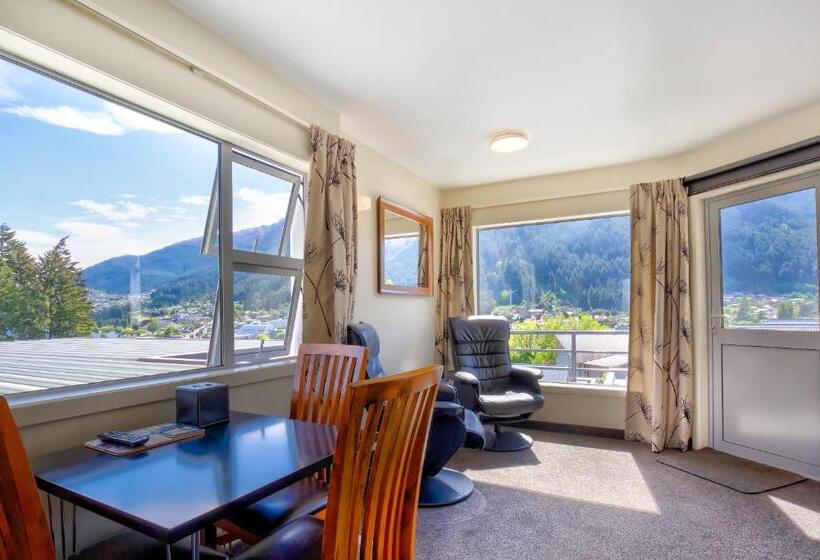 Standard studio with lake view, Caples Court Motel & Apartments