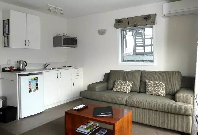 一ベッドルームエクゼクティブアパートメント, Caples Court Motel & Apartments