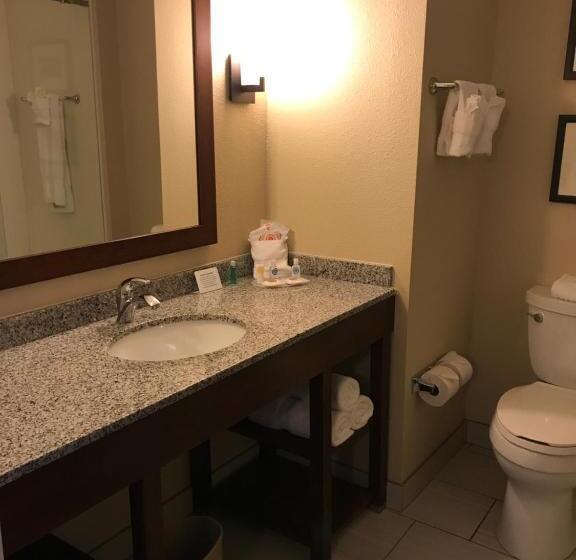 سوئیت با تخت بزرگ, Comfort Suites   Dodge City