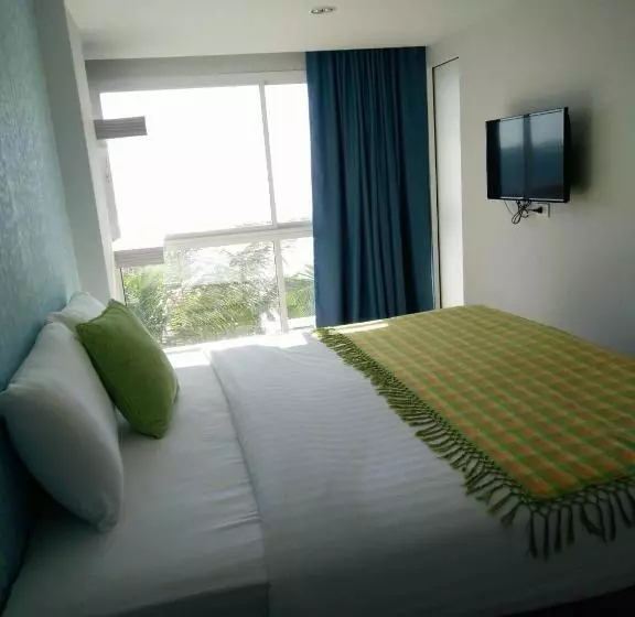 海の見えるスタンダードスタジオ, Nantra Pattaya Baan Ampoe Beach