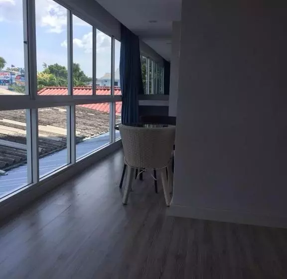 シティビュースイート, Nantra Pattaya Baan Ampoe Beach