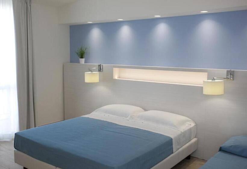 带阳台的三人标准间, Perla Gaia