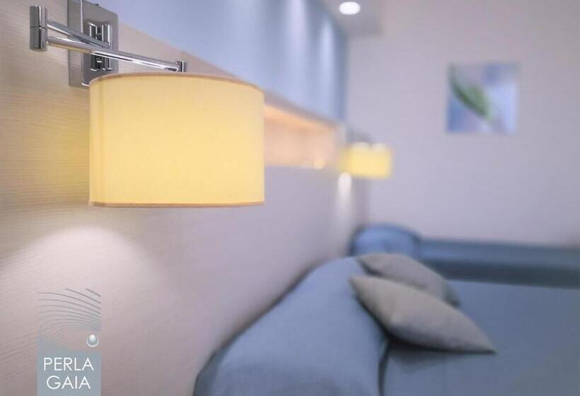带阳台的三人标准间, Perla Gaia