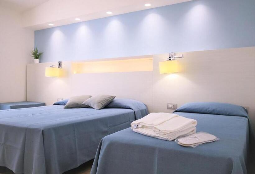 带阳台的三人标准间, Perla Gaia