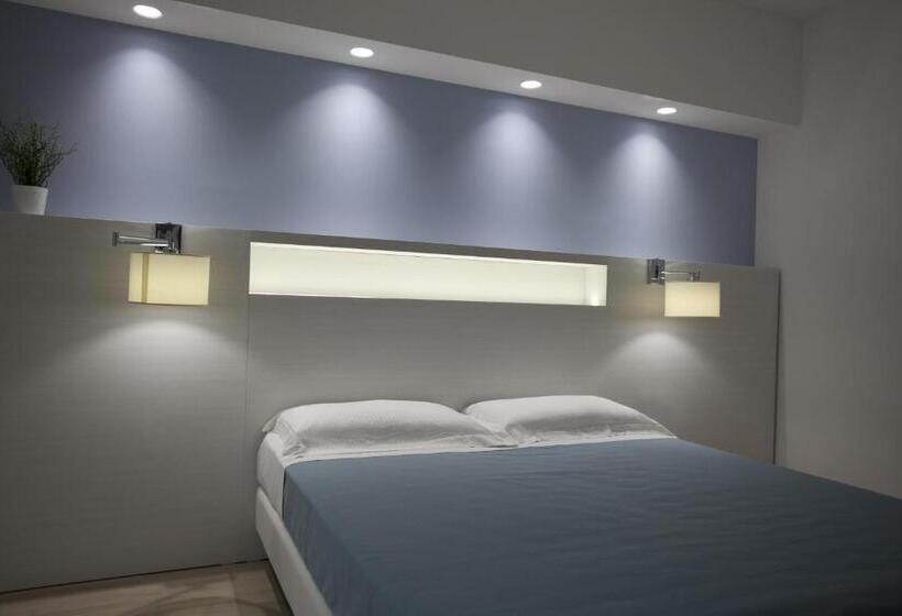 标准间内部标间, Perla Gaia