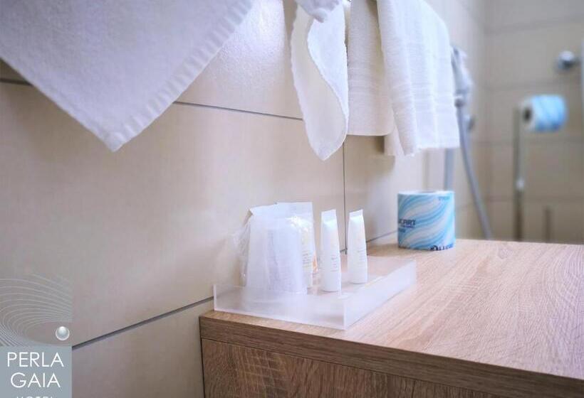 标准间内部标间, Perla Gaia