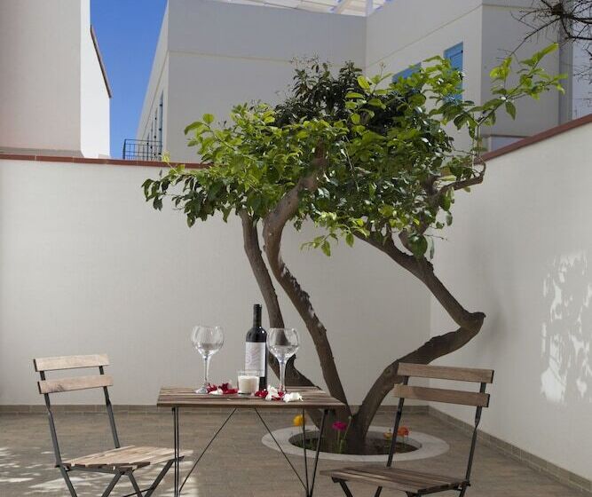 标准间内部标间, Perla Gaia