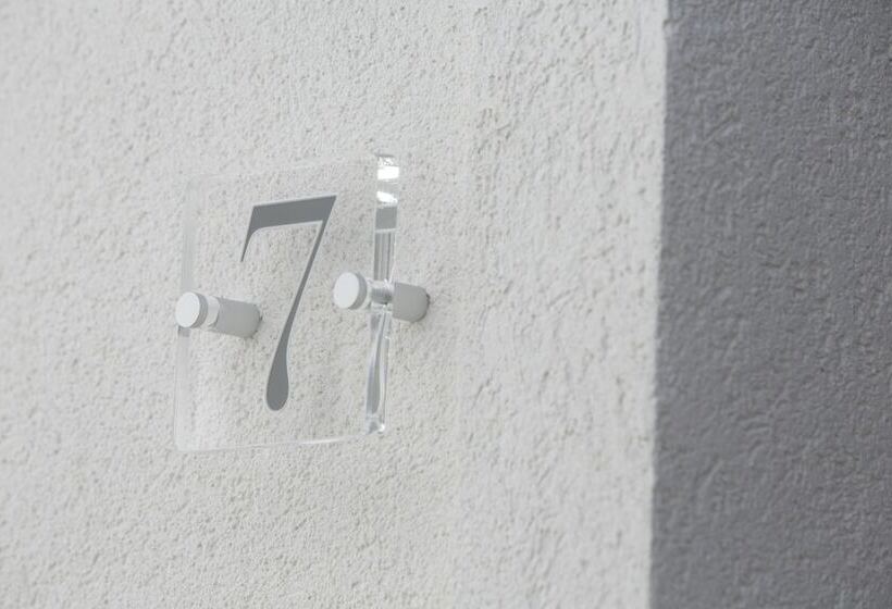 带阳台的三人标准间, Perla Gaia