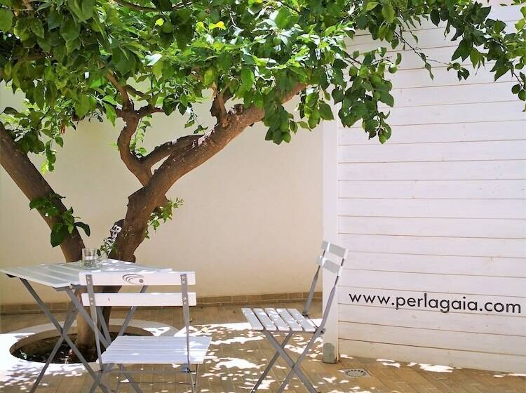 标准间内部标间, Perla Gaia