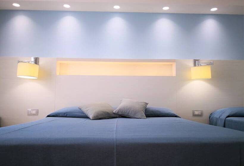 带阳台的三人标准间, Perla Gaia