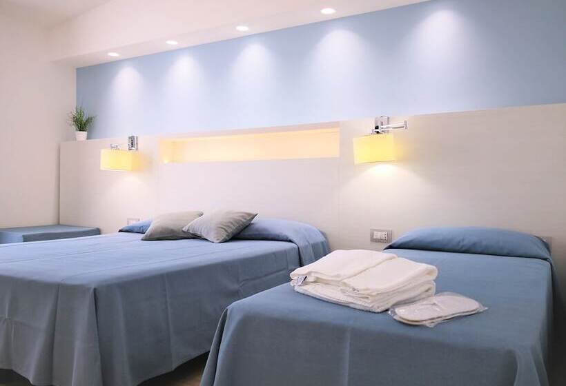 带阳台的三人标准间, Perla Gaia