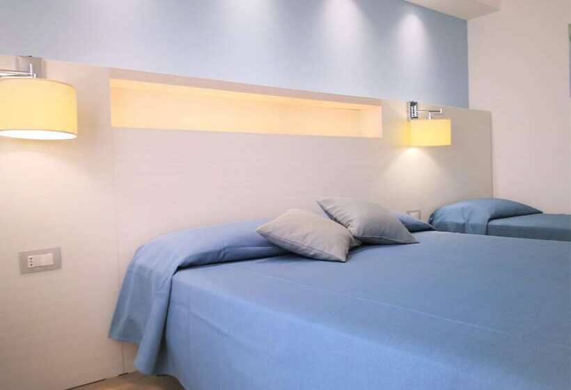 带阳台的三人标准间, Perla Gaia