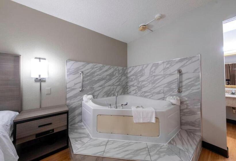 キングサイズベッドのデラックスルーム, Red Roof Inn Charlottesville