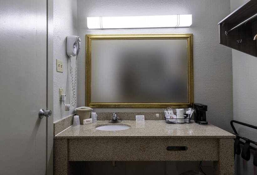 デラックスルーム, Red Roof Inn Charlottesville