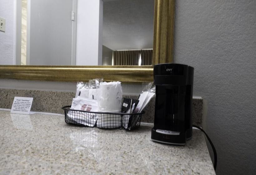 デラックスルーム, Red Roof Inn Charlottesville