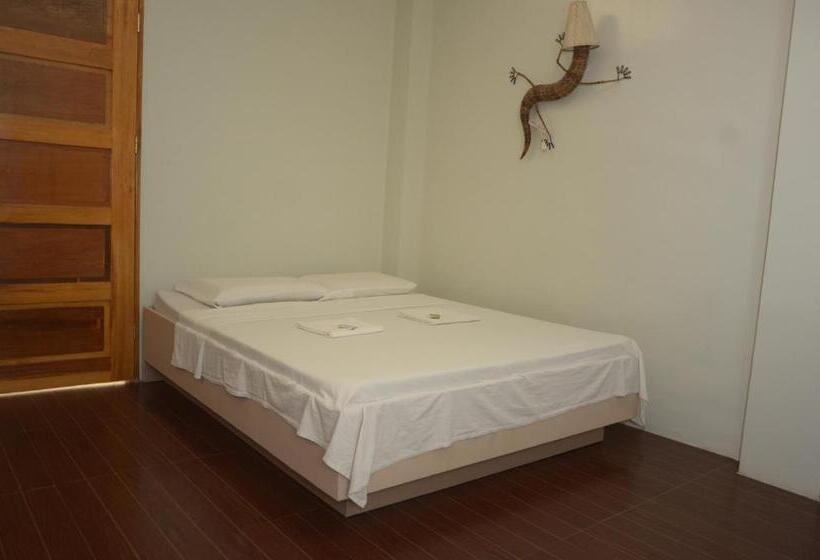 اتاق لوکس, Reyna S The Haven And Gardens