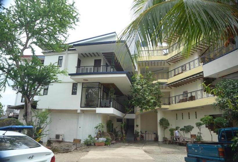 اتاق کلاسیک خانوادگی, Reyna S The Haven And Gardens