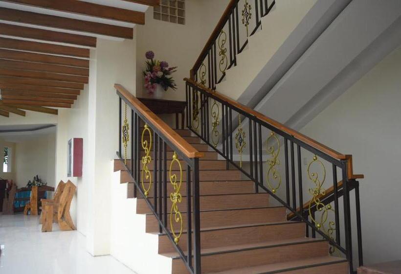 اتاق کلاسیک خانوادگی, Reyna S The Haven And Gardens