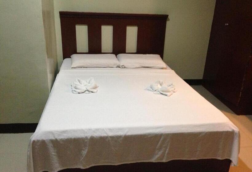 اتاق لوکس خانوادگی, Reyna S The Haven And Gardens