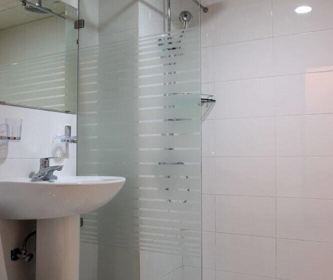 חדר סטנדרט לארבעה, Seoul City