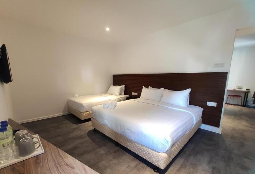 디럭스 패밀리 룸, T Hotel Tandop