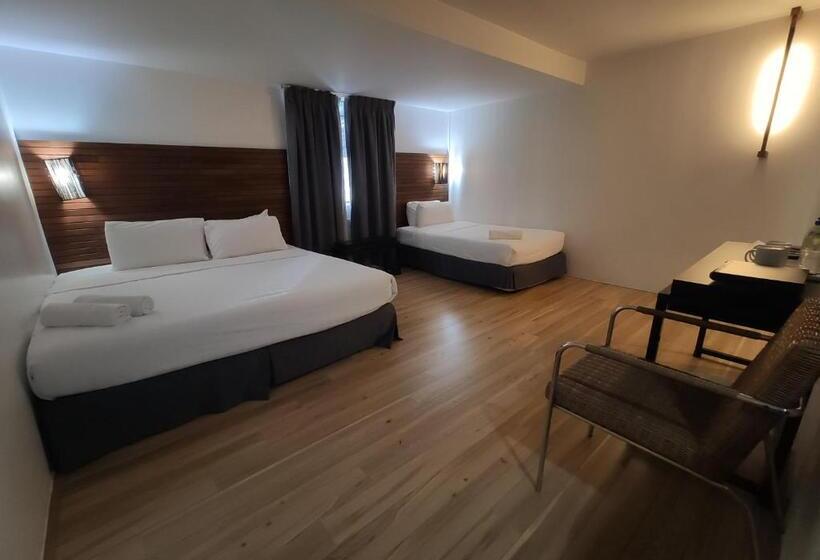 デラックストリプルルーム, T Hotel Tandop