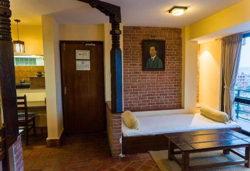 سوییت, Thagu Chhen A Boutique