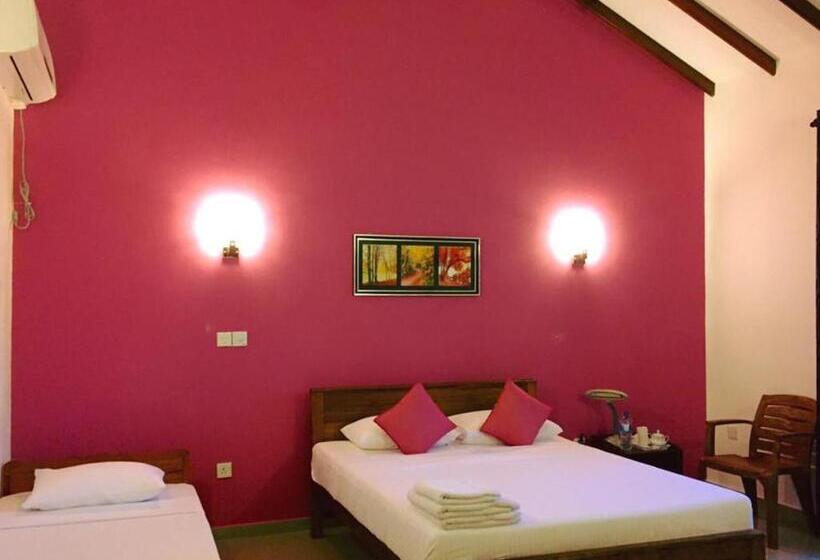 חדר דלוקס לשלושה, Ziegler Cottage