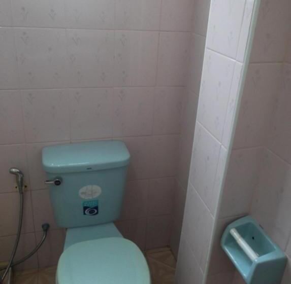 בונגלו משפחתי, Palm Point Village