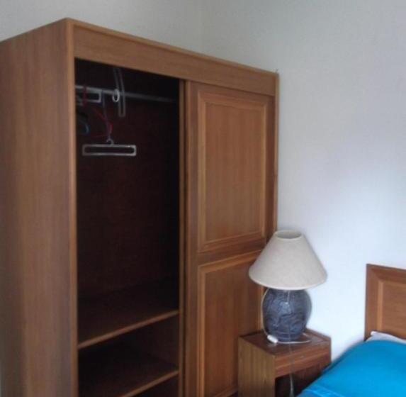 בונגלו משפחתי, Palm Point Village