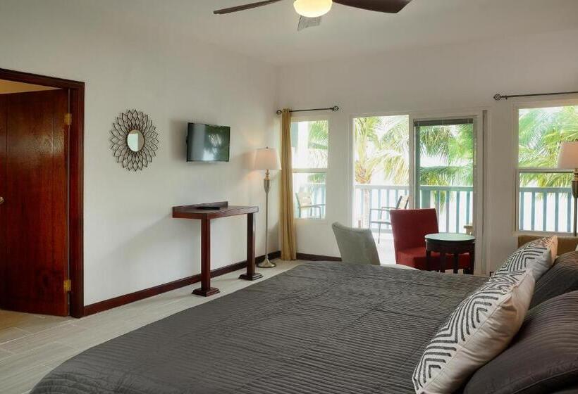 اتاق لوکس با بالکن و چشمانداز دریا, Parrot Cove Lodge